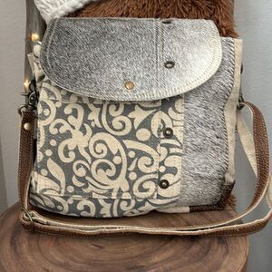 Myra Factual Messenger Bag